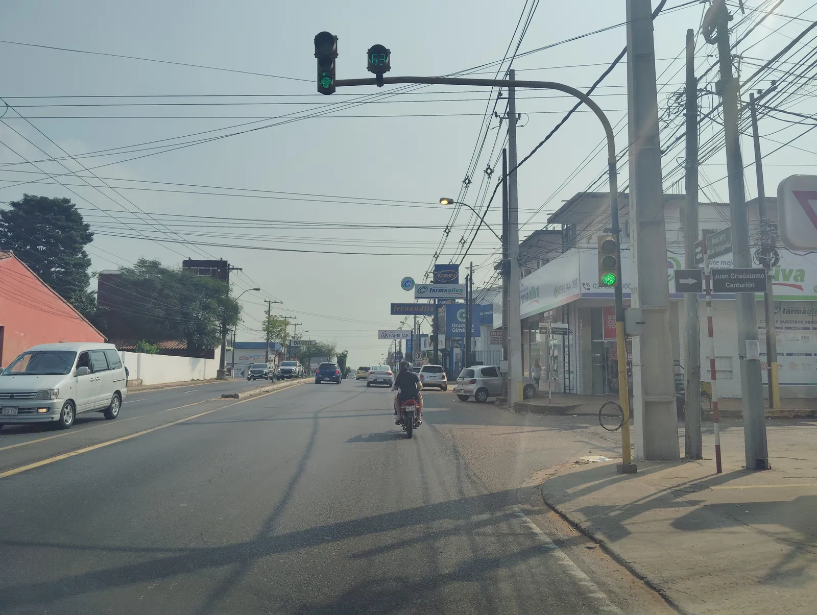 Una calle del centro de Itauguá, Paraguay
