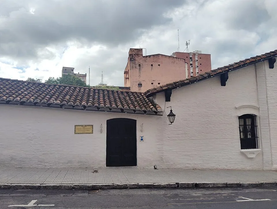 La entrada de la Casa de la Independencia sobre Presidente Franco.