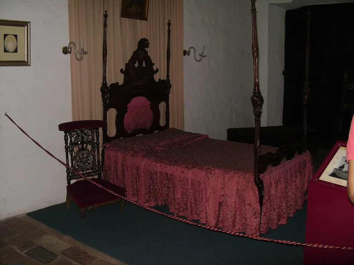 El dormitorio de la Casa de la Independencia, fotografiado en 2008.